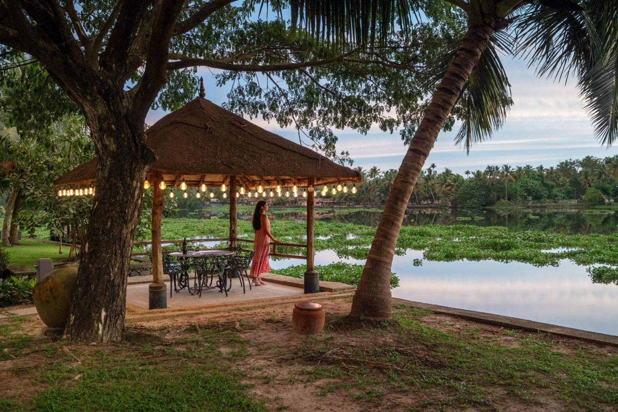Baymaas Lake House Kochi Екстер'єр фото