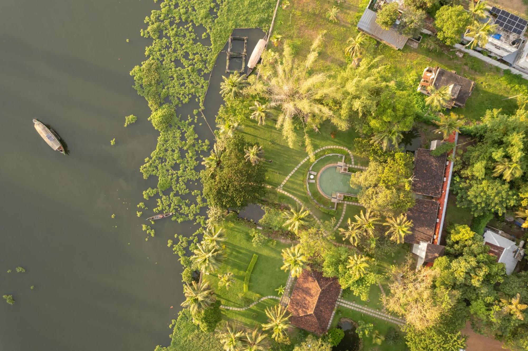 Baymaas Lake House Kochi Екстер'єр фото