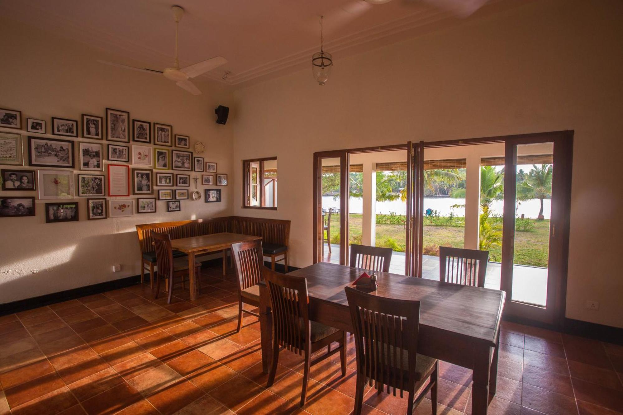 Baymaas Lake House Kochi Екстер'єр фото