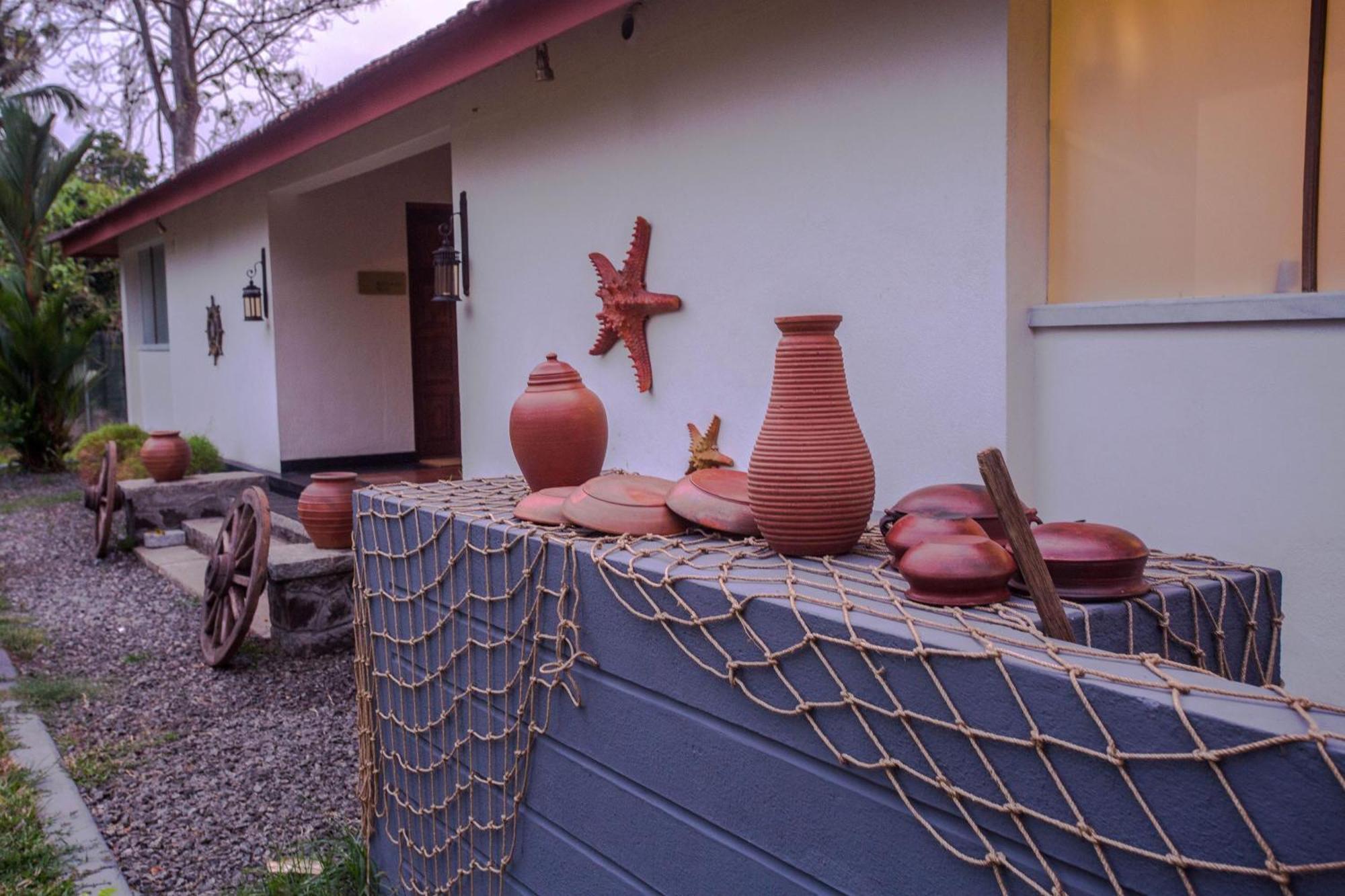 Baymaas Lake House Kochi Екстер'єр фото