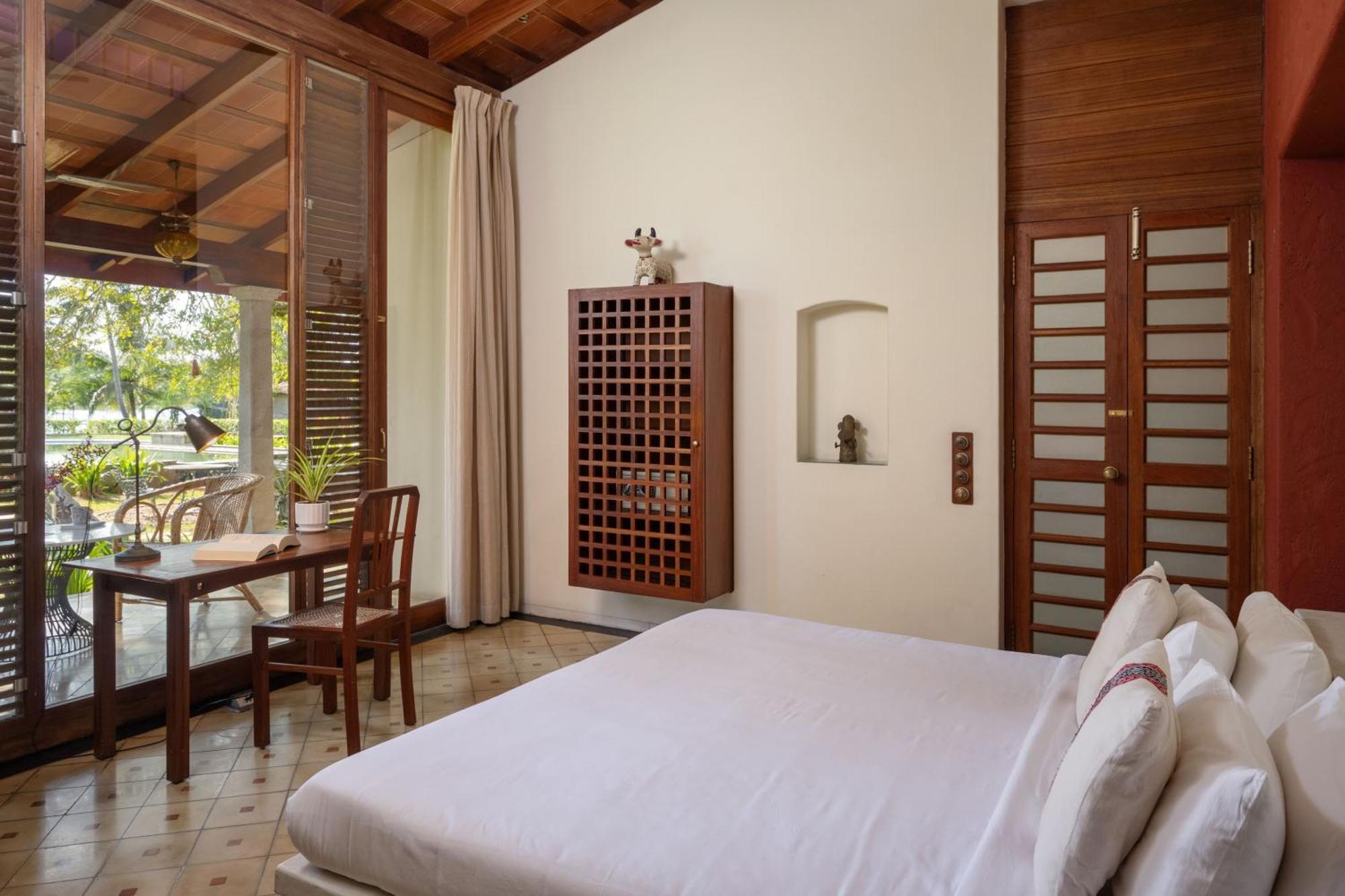 Baymaas Lake House Kochi Екстер'єр фото
